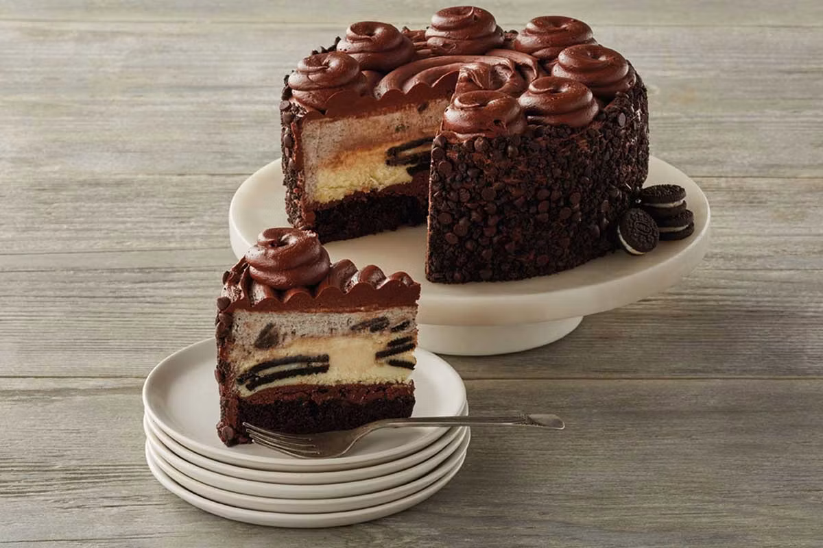 7-Inch Oreo Dream Extreme Cheesecake - The Cheesecake Factory Menu Prices 2026